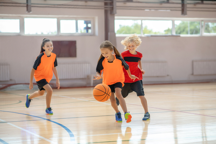 kids sports playing basketball